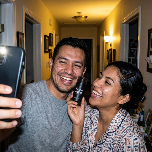 Pareja con la crema Firme Dura